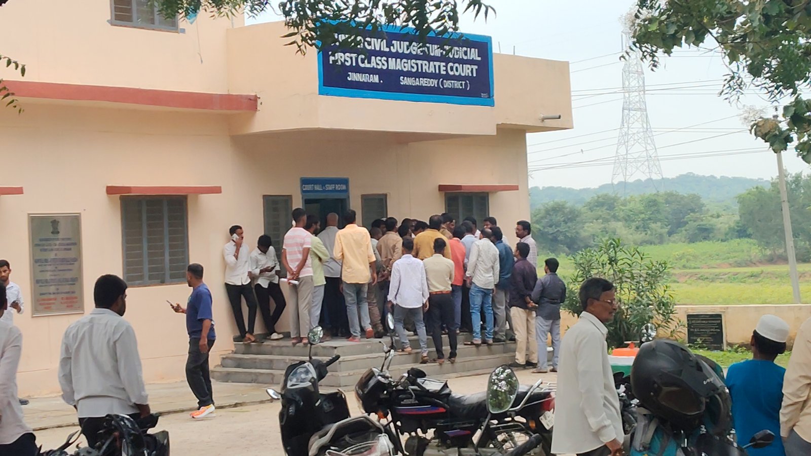 జిన్నారం కోర్టులో లోక్ అదాలత్.. రద్దీగా మారిన ప్రాంగణం