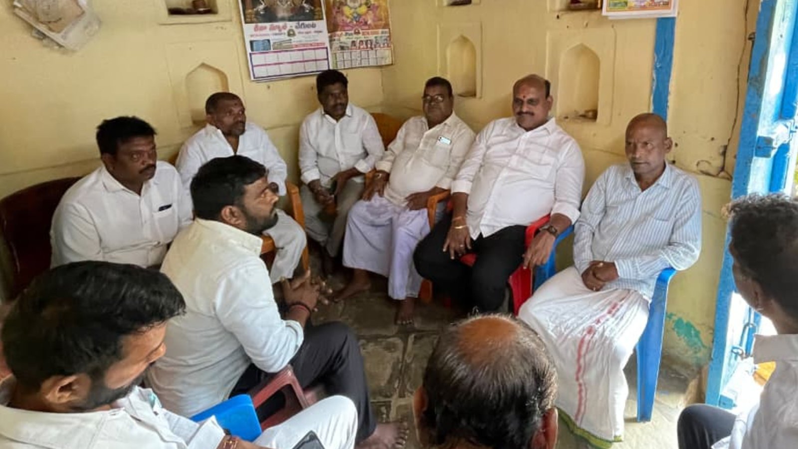 బాధిత కుటుంబాలకు కంఠారెడ్డి తిరుపతిరెడ్డి భరోస..
