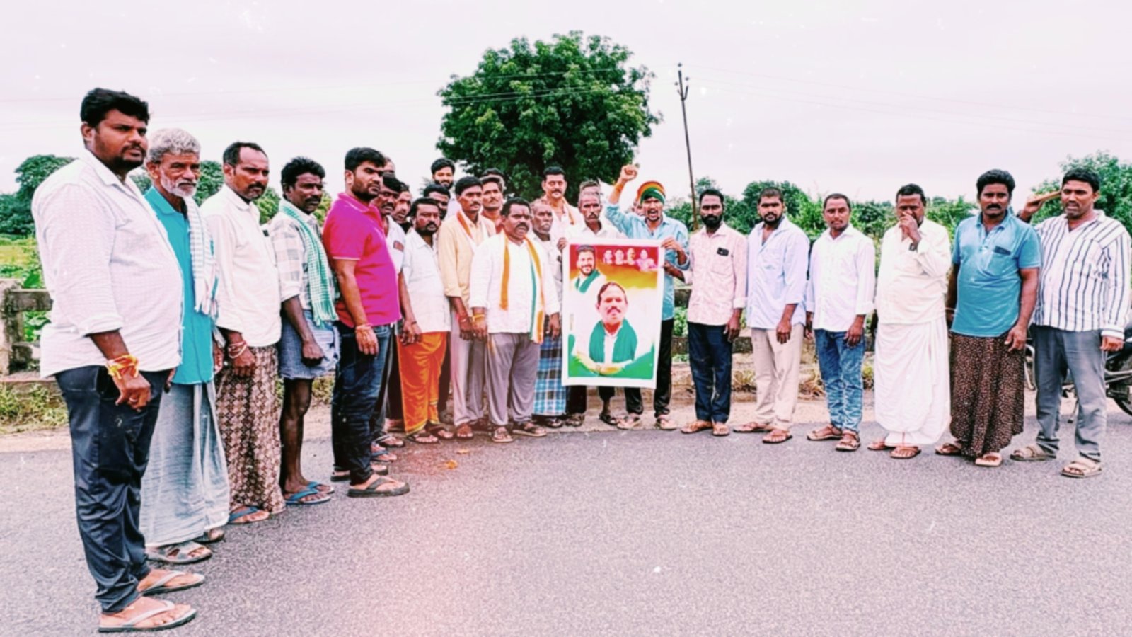 హామీనెరవేర్చిన ఎమ్మెల్యే కు రుణపడి ఉంటాం.. నెల్లికుదురు రామన్నగూడెం రైతులు