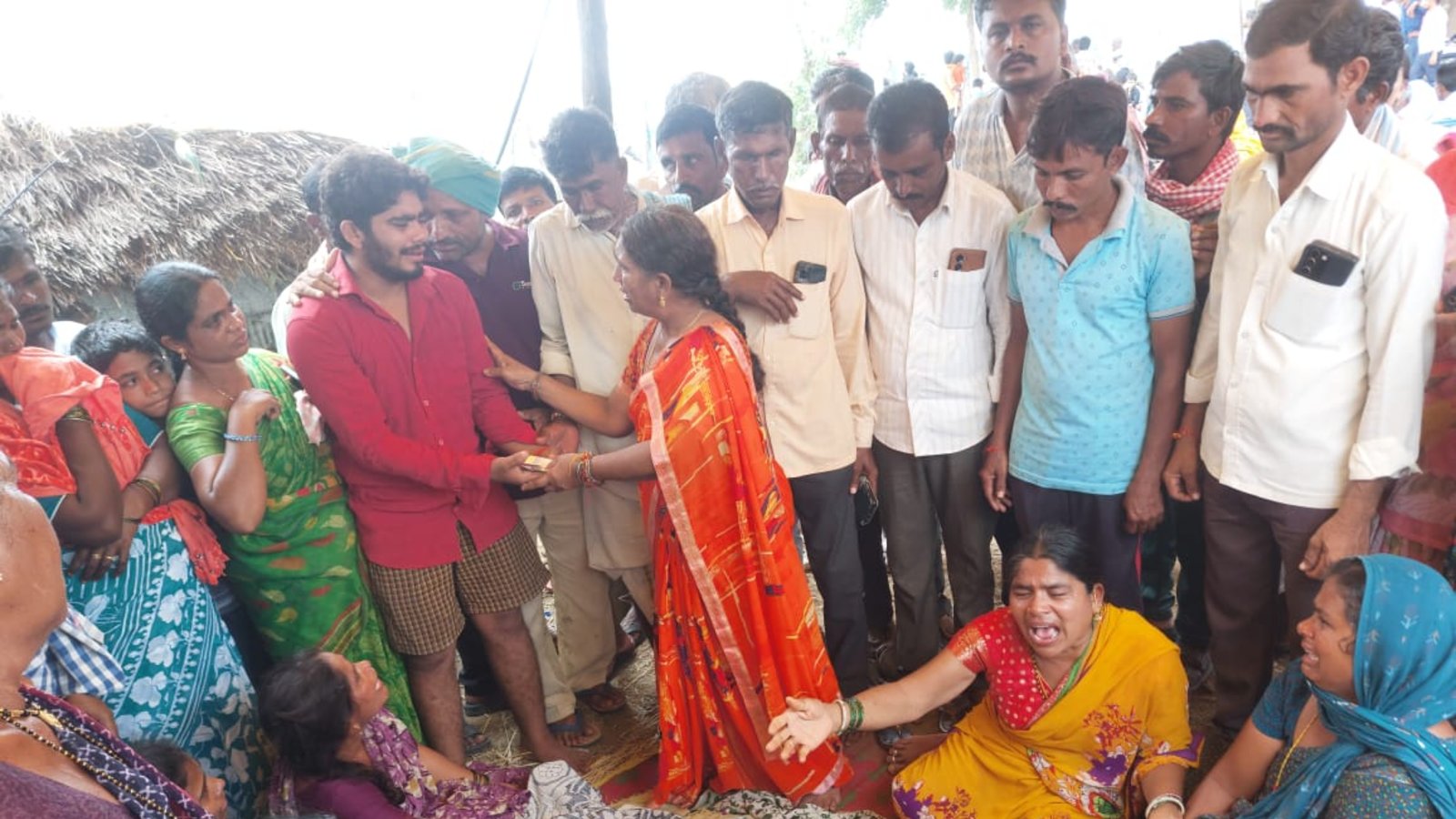 బాలు కన్నుమూత కాంగ్రెస్ కు తీరని లోటు.. సర్పంచ్ కళావతి శ్రీనివాస్ రెడ్డి భారత్ సమాచ