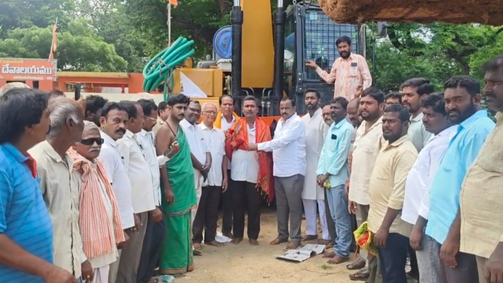 తుంగతుర్తి: ఏళ్ల క్రితంనాటి పట్టాభి రామచంద్ర స్వామి పురాతన కోనేరు పునరుద్ధరణ