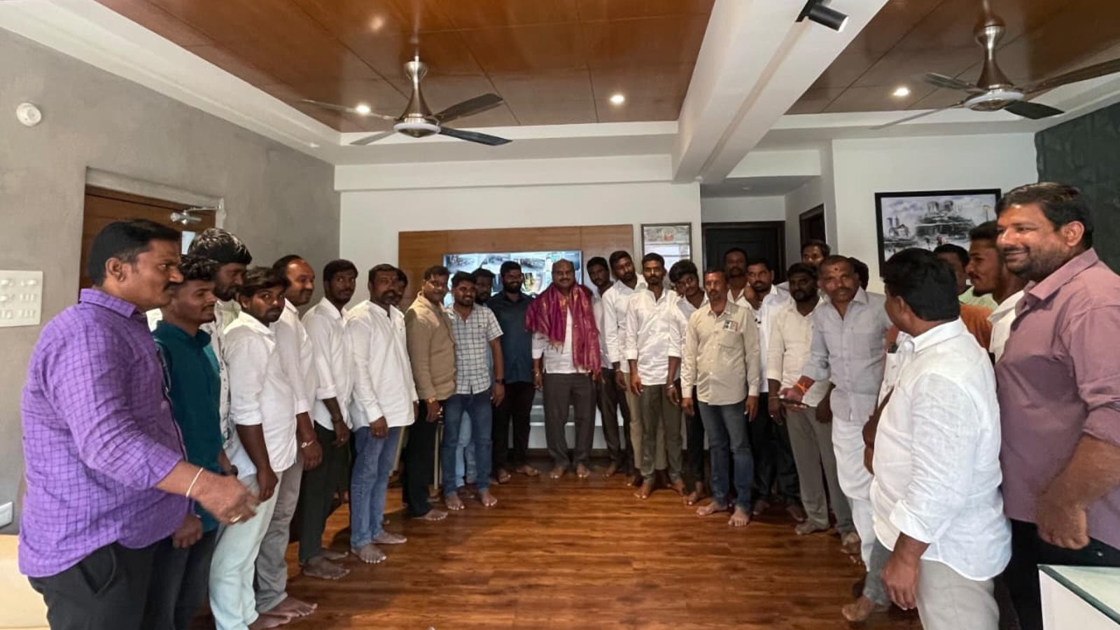 యువత సమాజ సేవలో ముందుండాలి: కంఠారెడ్డి తిరుపతిరెడ్డి