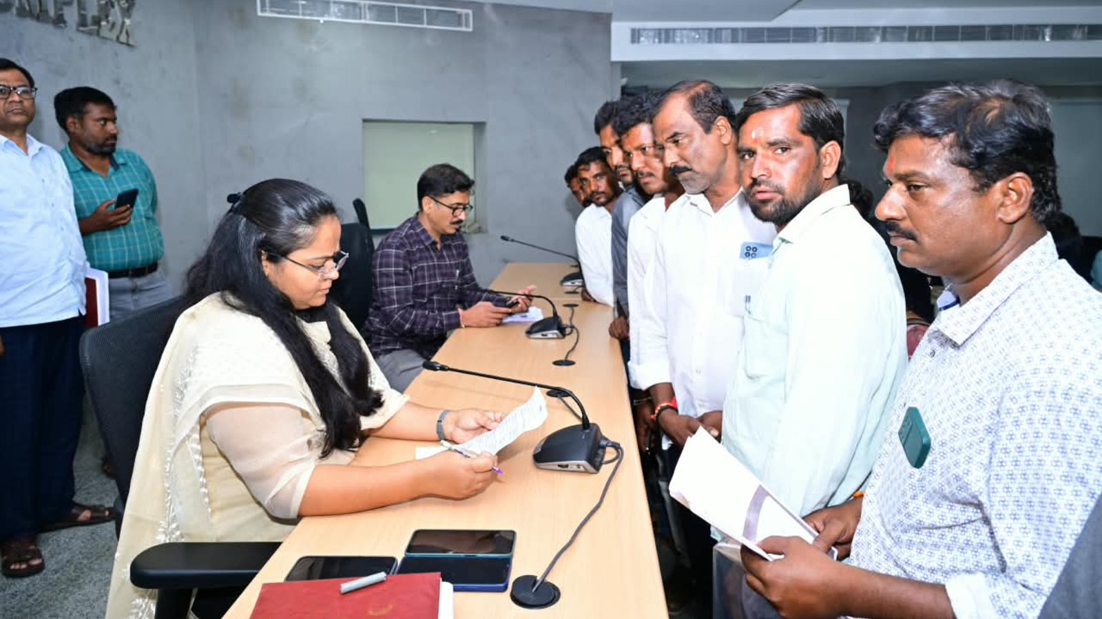 సత్వరమే ప్రజావాణి దరఖాస్తులను పరిష్కరించాలి