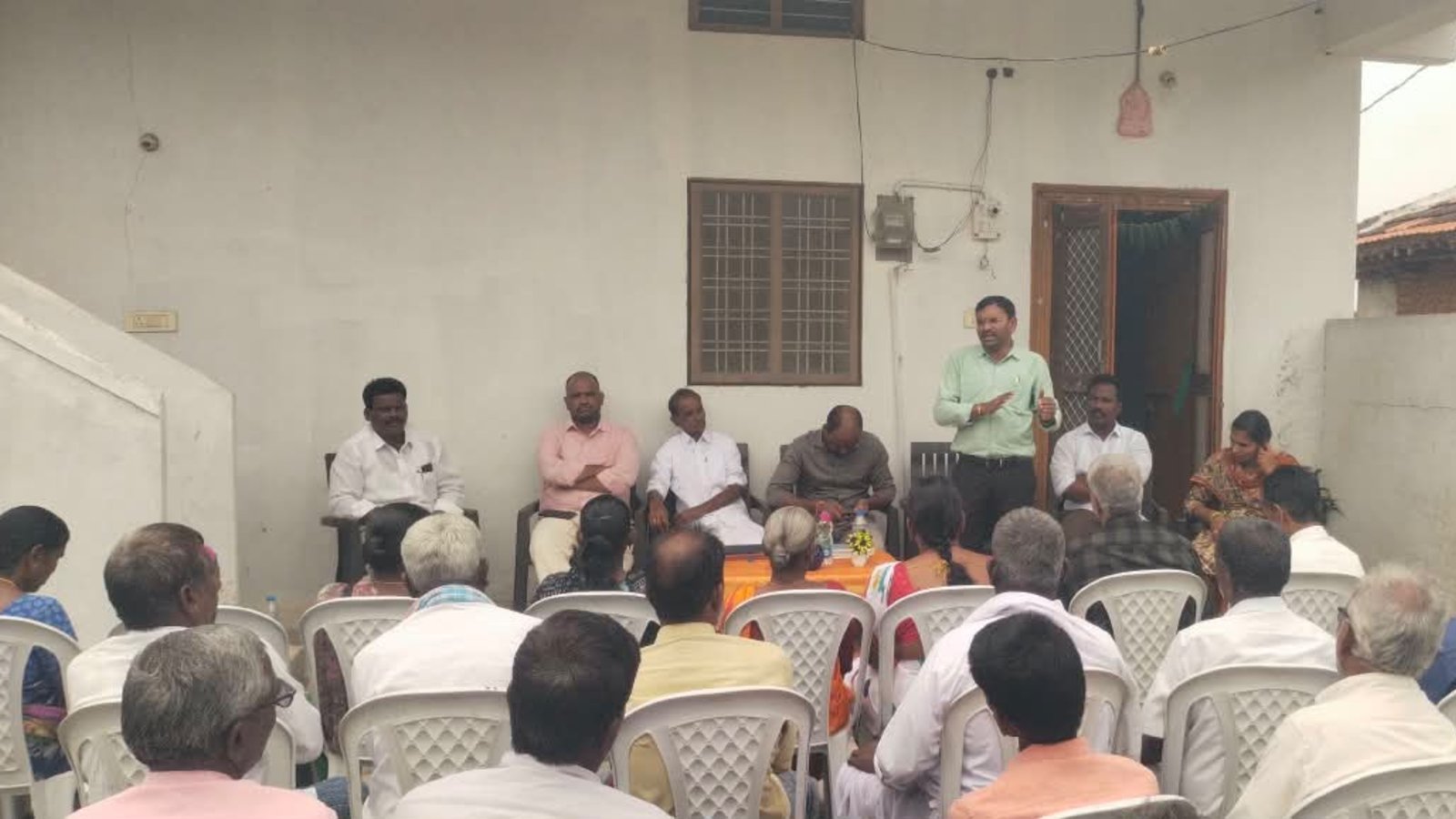 రైతులు సంఘటితం కావాలి
