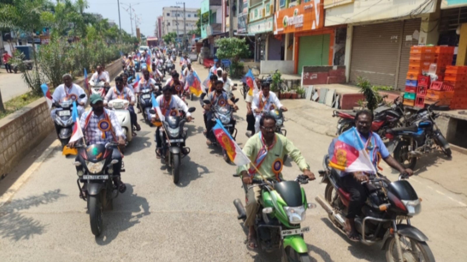 విశ్వకర్మ యజ్ఞ మహోత్సవం.. మానుకోటలో బైక్ ర్యాలీ