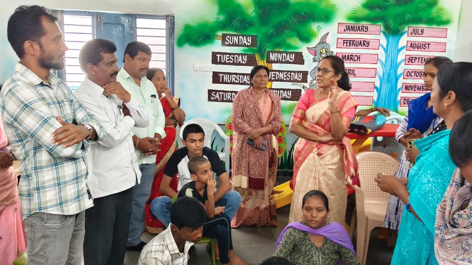 నర్సాపూర్ దివ్యాంగుల భవిత కేంద్రాన్ని సందర్శించిన న్యాయమూర్తి*
