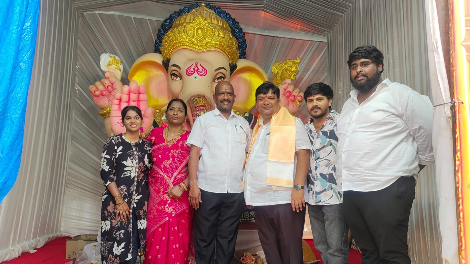 వినాయక నవరాత్రి ఉత్సవాలు పురస్కరించుకొని ఘనంగా పూజలు అన్నప్రసాద వితరణ