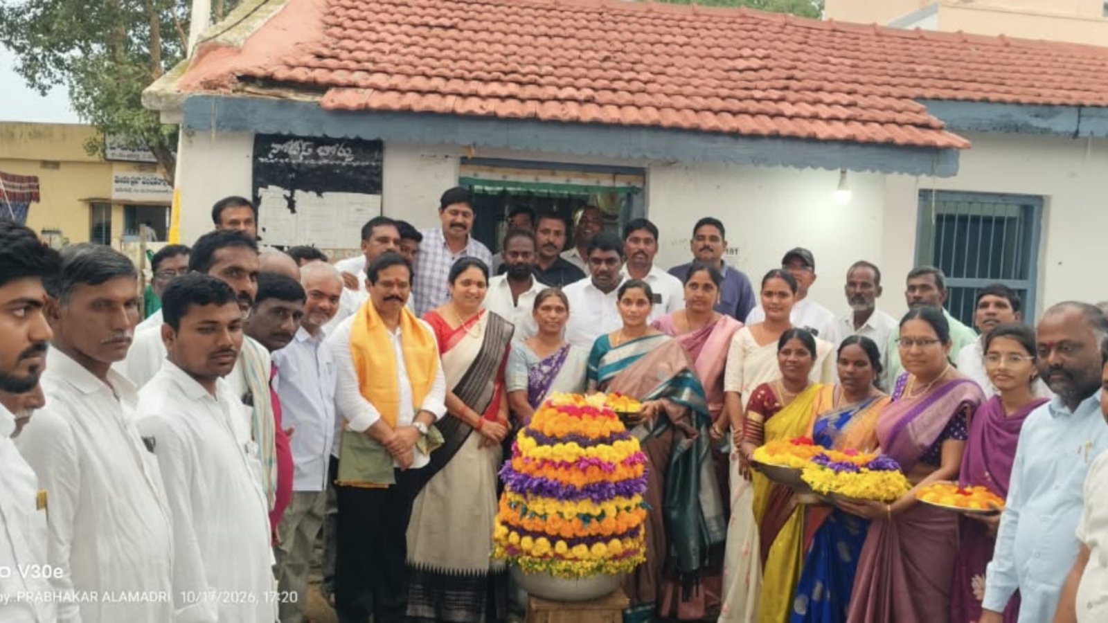 ఇనుగుర్తిలో ఘనంగా బతుకమ్మ సంబరాలు