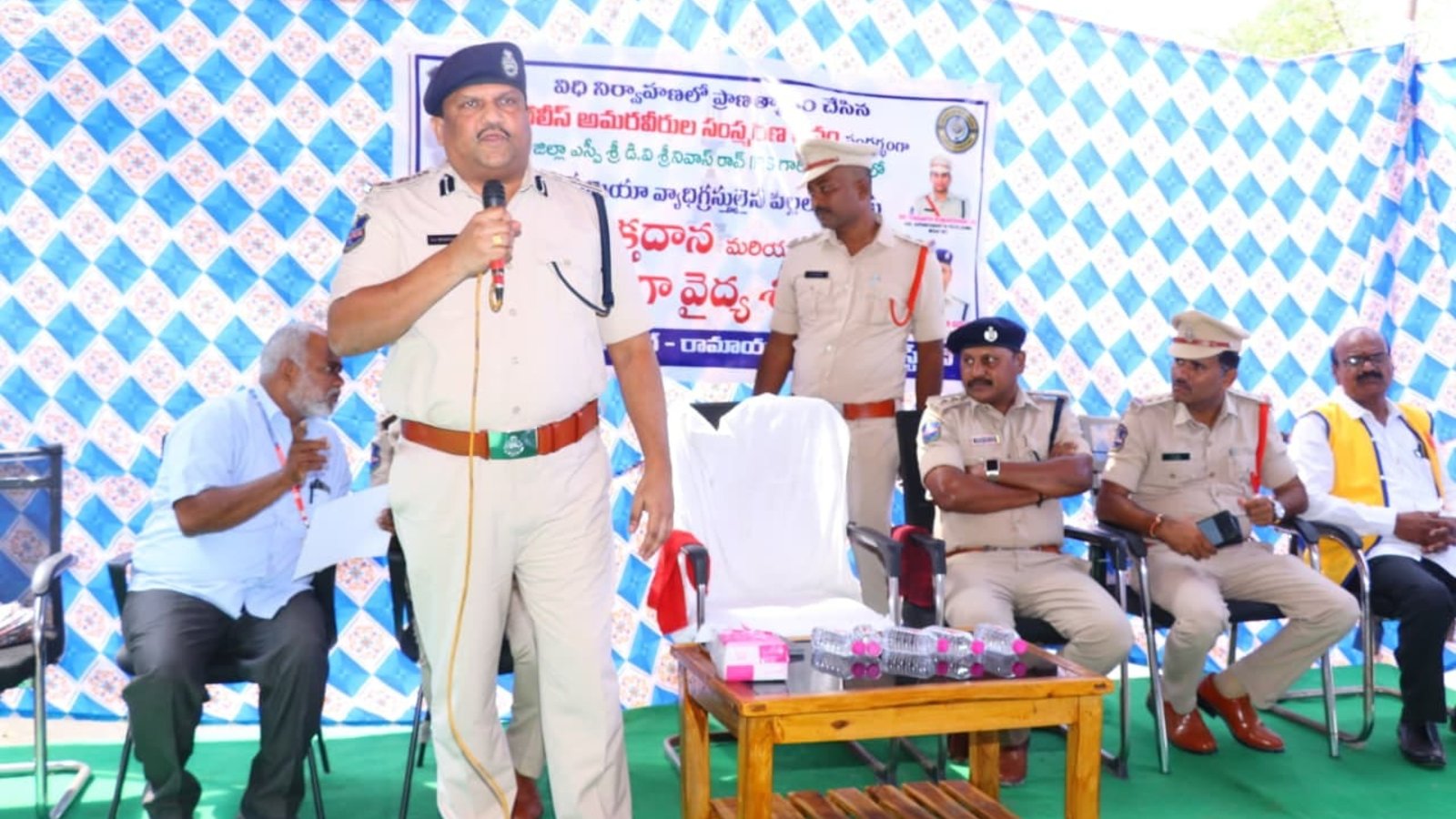 రక్తదానం చేసి ప్రాణదాతలుగా నిలవండి: మెదక్ ఎస్పీ