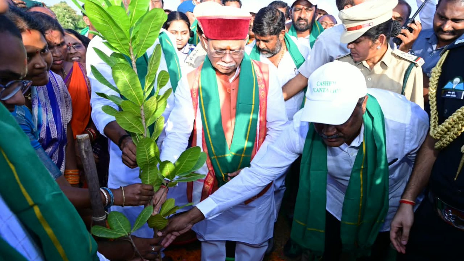 పర్యావరణ పరిరక్షణ ప్రతి ఒక్కరి బాధ్యత: గవర్నర్