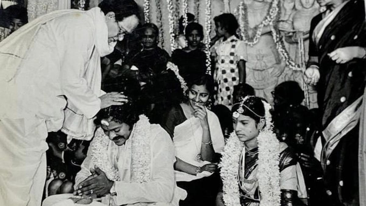 happy-wedding-anniversary-to-megastar-chiranjeevi-and-surekha_b_2002231110