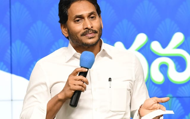 ys-jagan-delhi-tour-222-1689688296