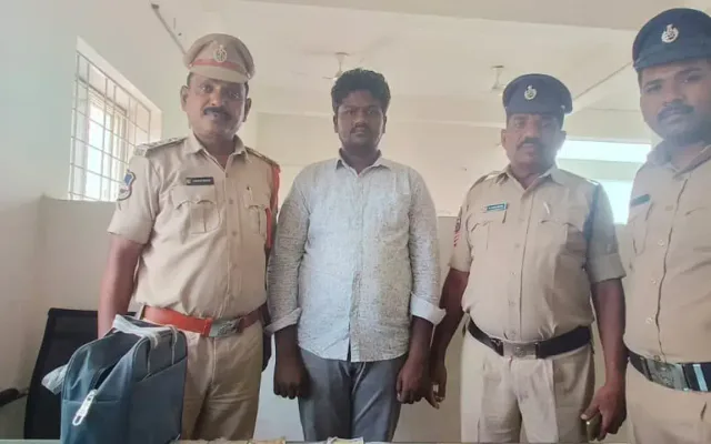 police-with-accused (1)