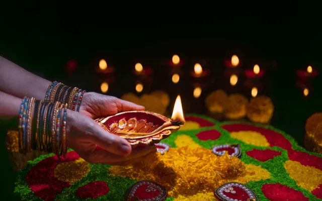 clay-diya-lamps-lit-during-600nw-2371175539 (1)