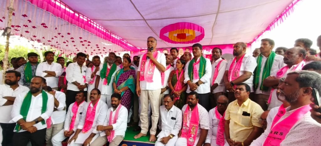 మహిళలకు ఇచ్చిన హామీలు ఏమయ్యాయి: హరీశ్ రావు ఫైర్